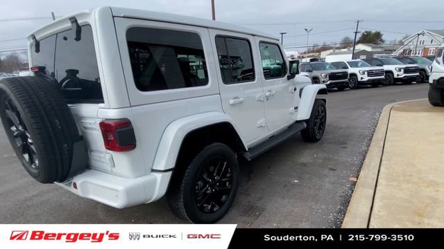 Used 2022 Jeep Wrangler Unlimited Sahara image 9