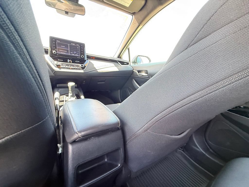 Used 2022 Toyota Corolla SE FWD image 18