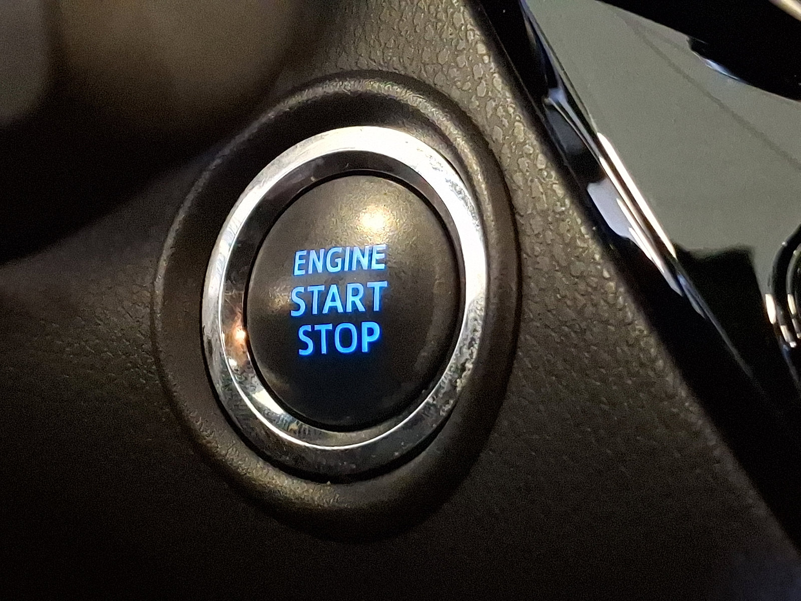 Used 2021 Toyota C-HR XLE image 23