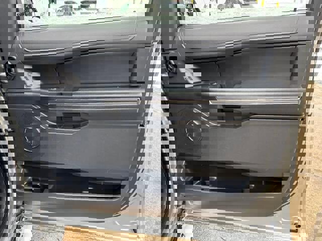 Used 2024 Ford Expedition XLT image 16