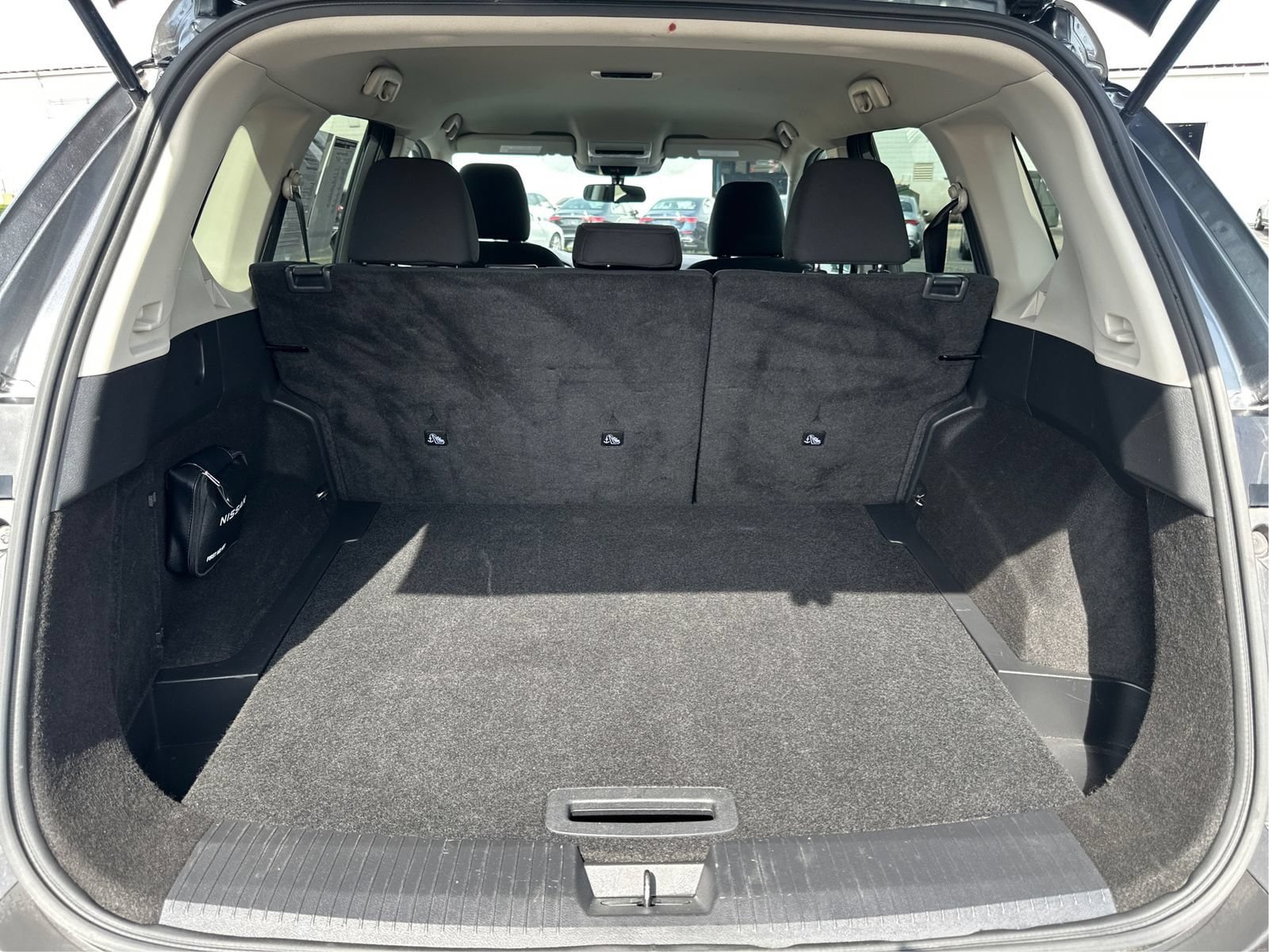 Used 2023 Nissan Rogue S AWD/4WD image 12
