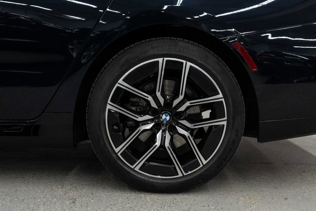 Used 2024 BMW 740i xDrive image 39