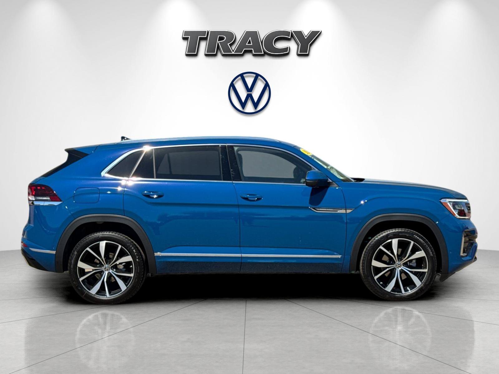 New 2026 Volkswagen Atlas Cross Sport SEL Premium R-Line AWD/4WD image 3