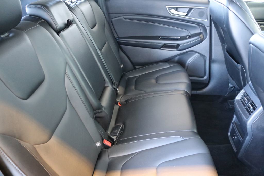 Used 2017 Ford Edge Titanium image 32