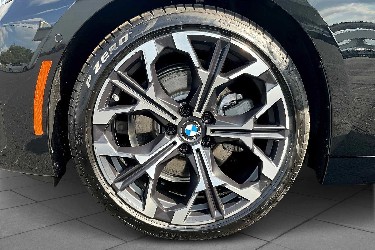 New 2025 BMW 230i Coupe w/ Premium Package RWD image 11