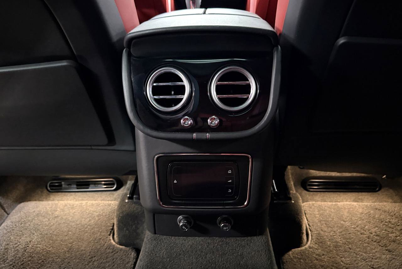 Used 2018 Bentley Bentayga image 89