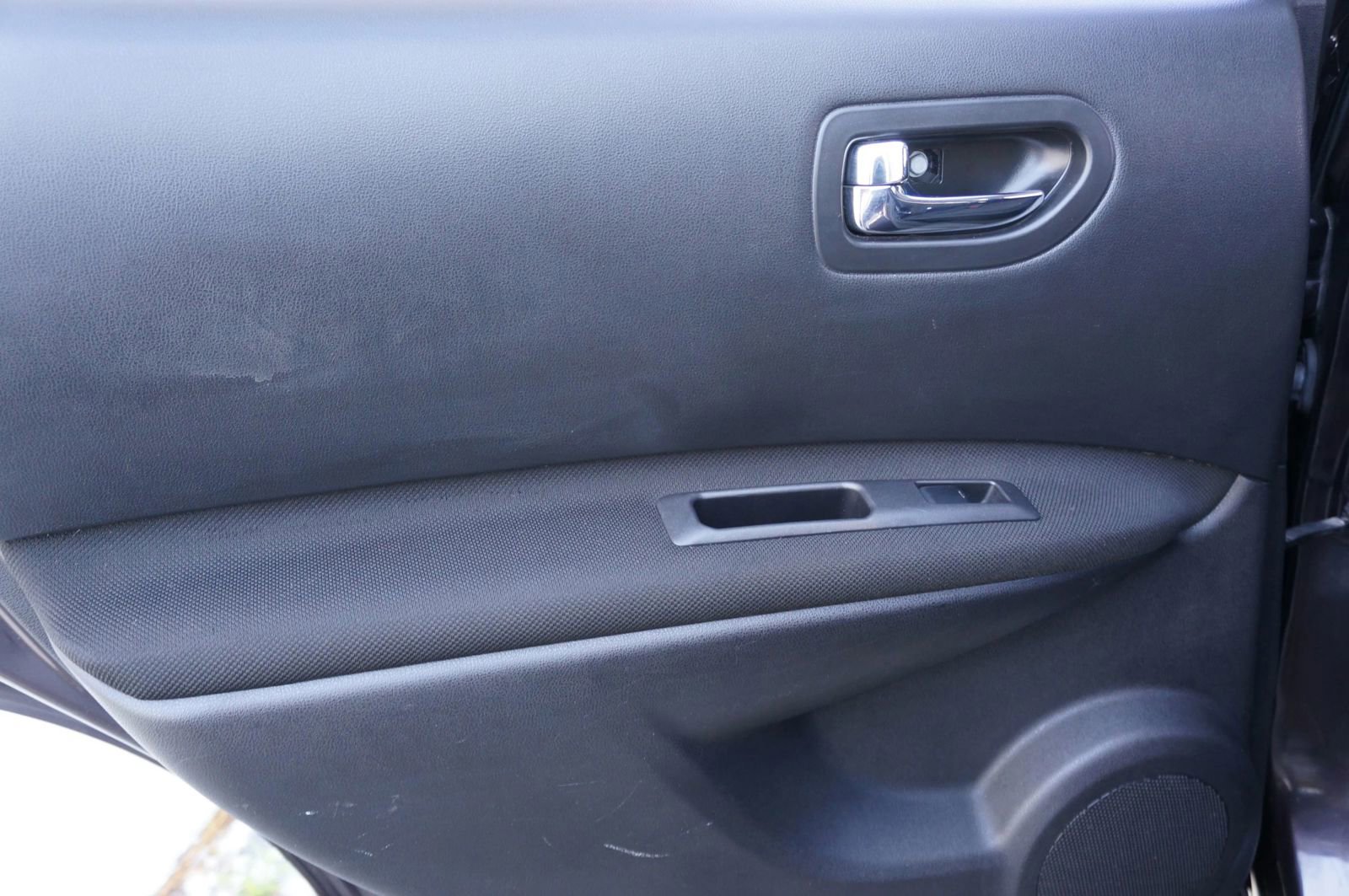 Used 2013 Nissan Rogue S FWD image 21
