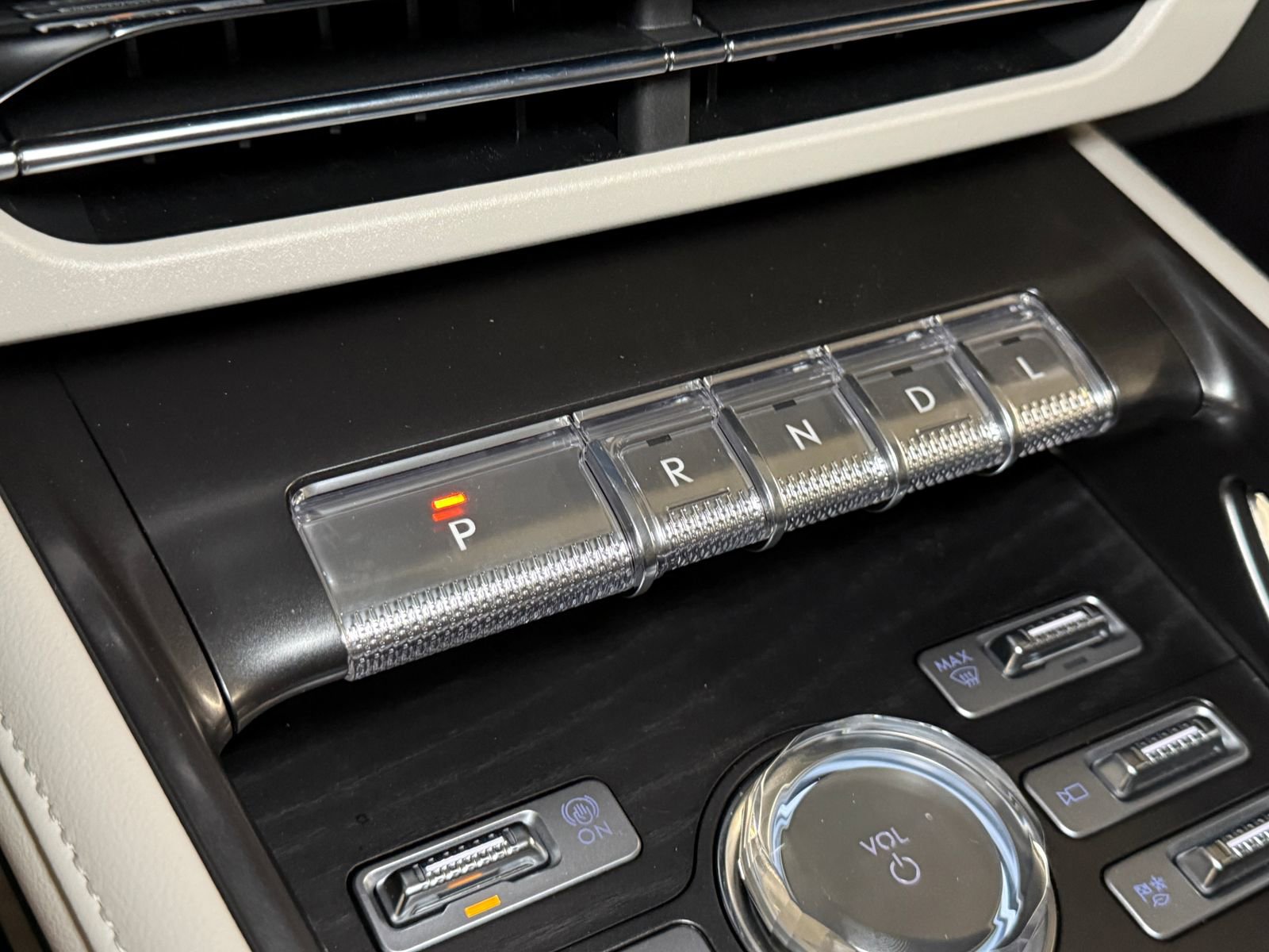New 2026 Lincoln Nautilus Reserve AWD/4WD image 30