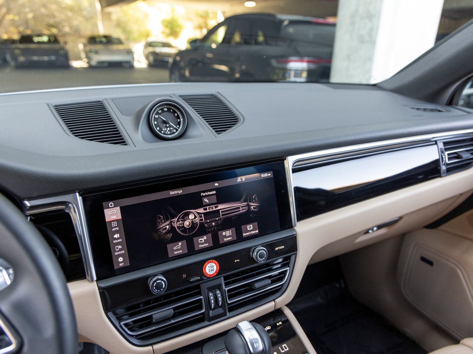 Certified 2026 Porsche Macan AWD/4WD image 42