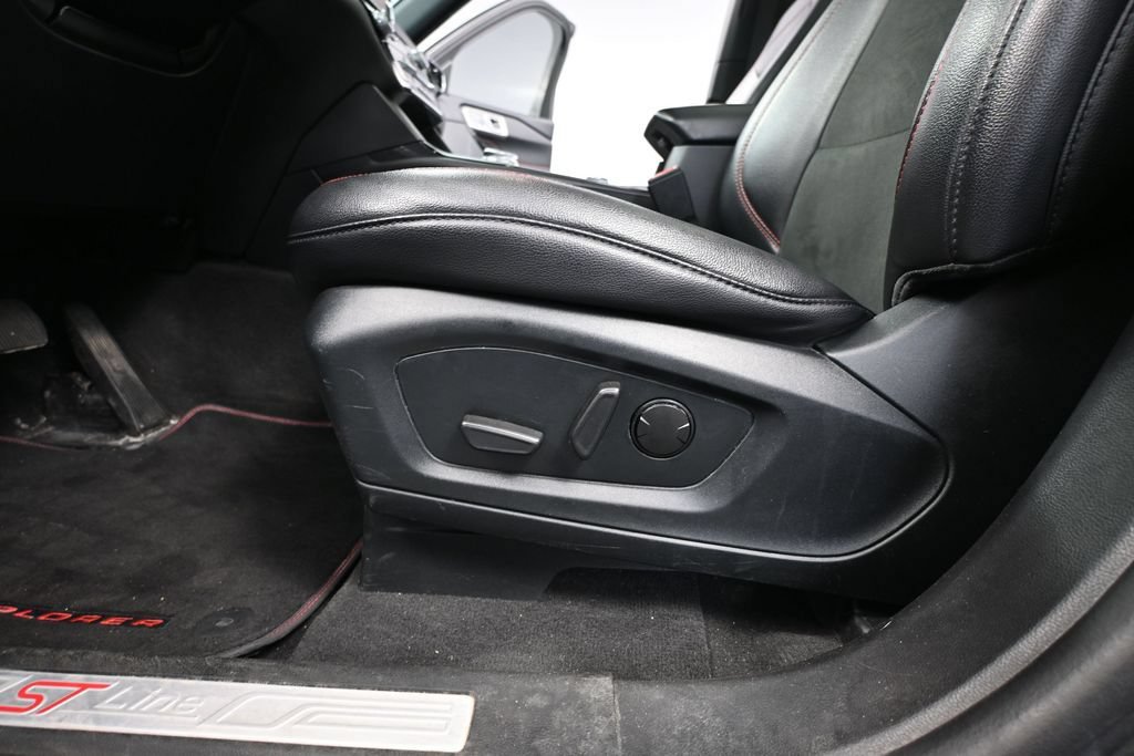 Used 2023 Ford Explorer ST-Line AWD/4WD image 21