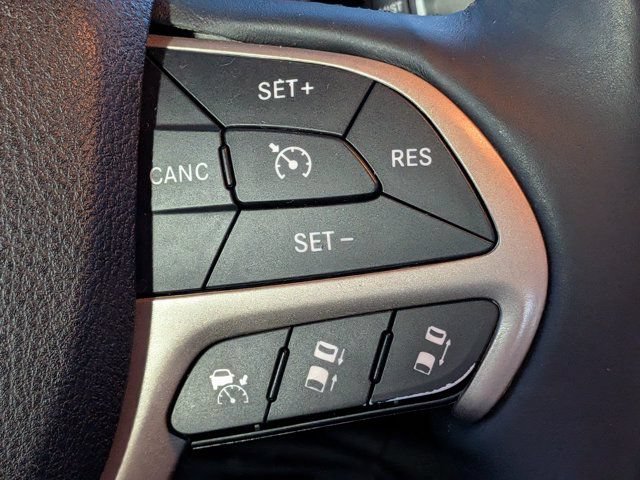 Used 2014 Jeep Cherokee Limited w/ Technology Group FWD image 25