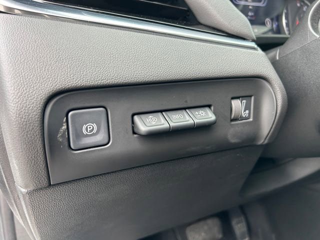 Used 2022 Buick Enclave Avenir w/ Avenir Technology Package AWD/4WD image 24