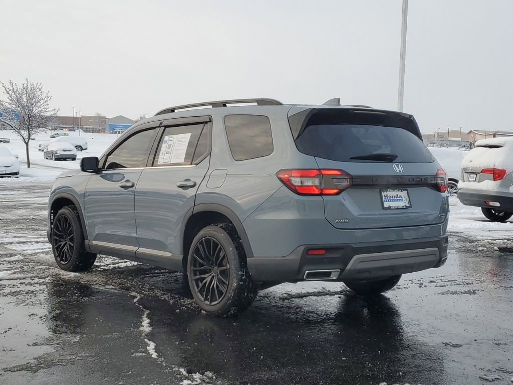 Used 2023 Honda Pilot Touring image 5