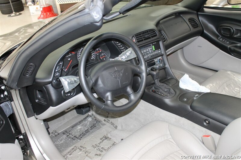 Used 2000 Chevrolet Corvette Convertible w/ Performance Handling Pkg RWD image 37