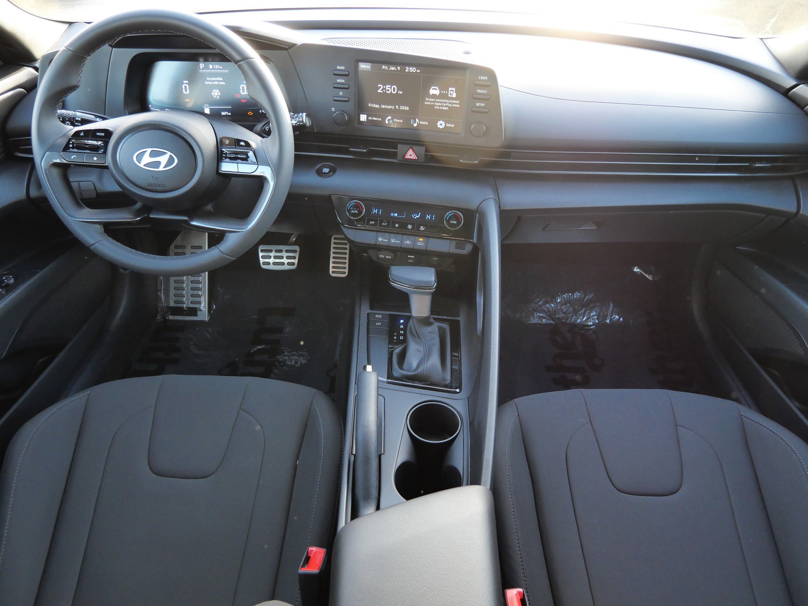 Certified 2025 Hyundai Elantra Sport image 10