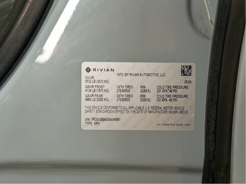 Used 2025 Rivian R1S Adventure Dual AWD/4WD image 39