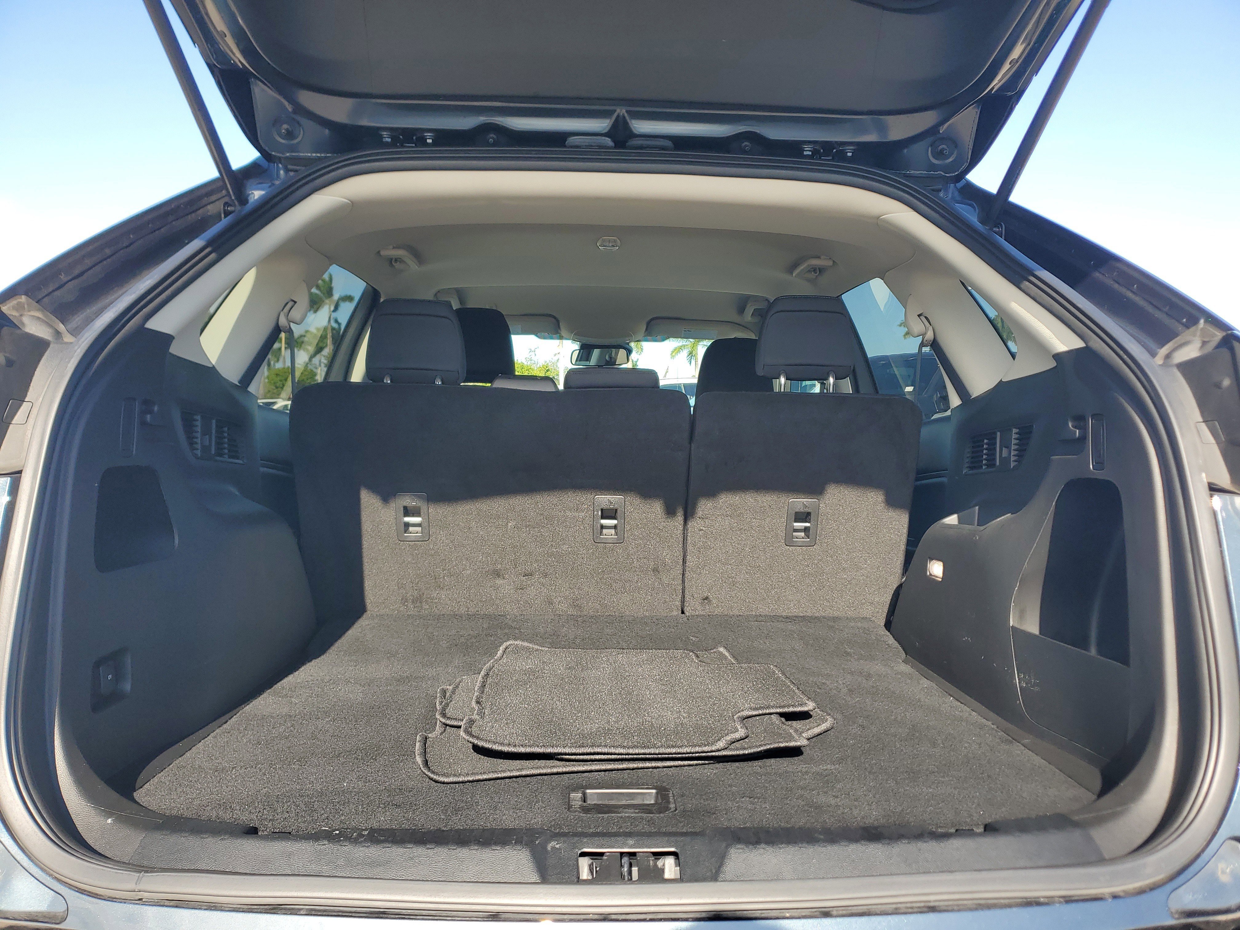 Used 2024 Ford Edge SE w/ Black Appearance Package image 11