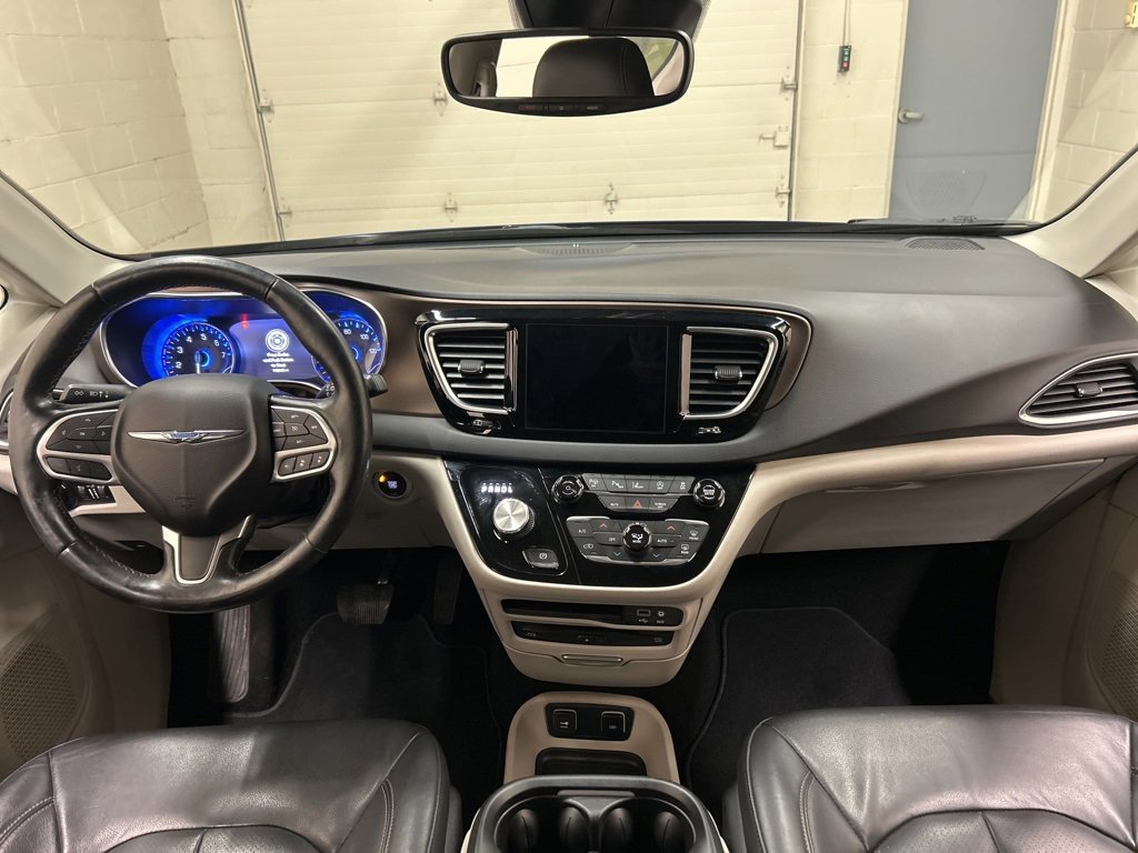 Used 2019 Chrysler Pacifica Touring-L Plus w/ Advanced Safetytec Group image 17