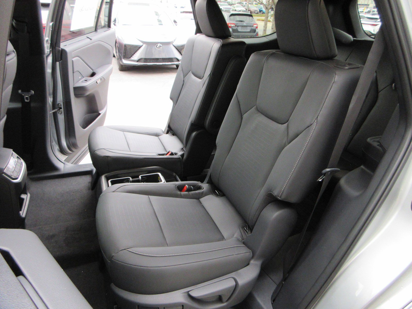 New 2026 Lexus TX 500h AWD image 25