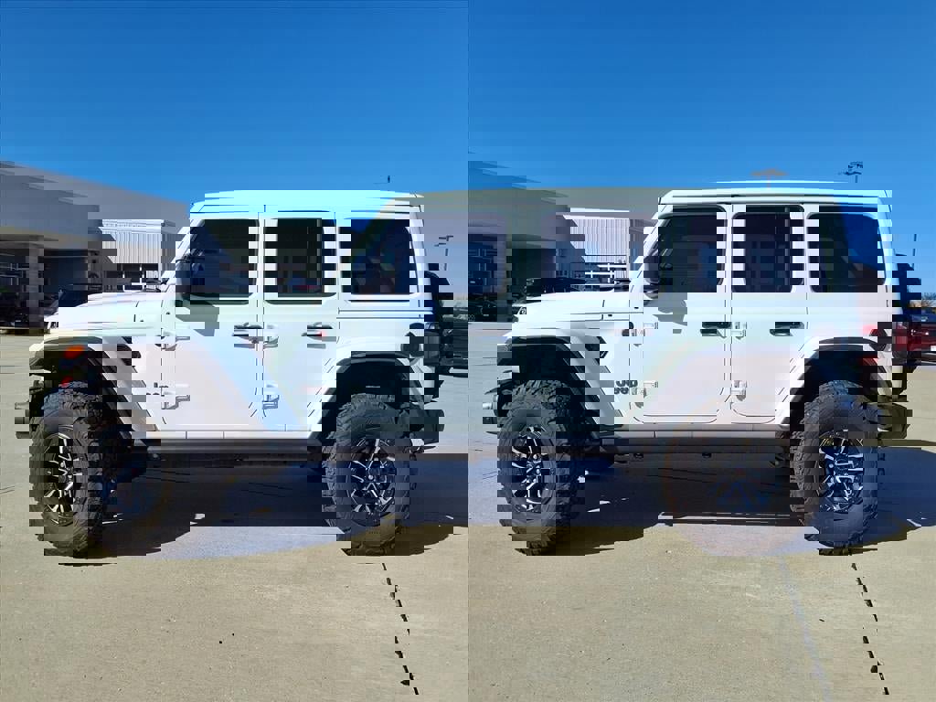 Certified 2025 Jeep Wrangler Unlimited Rubicon image 32