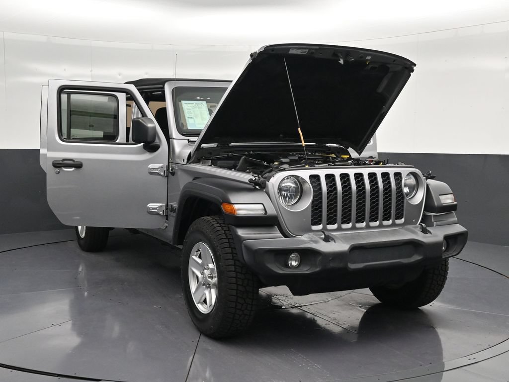 Used 2020 Jeep Gladiator Sport w/ Quick Order Package 24S AWD/4WD image 32