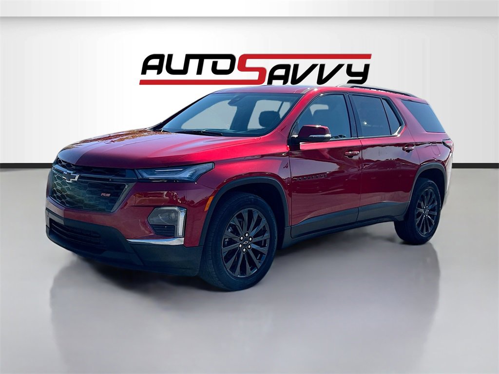 Used 2023 Chevrolet Traverse RS image 3