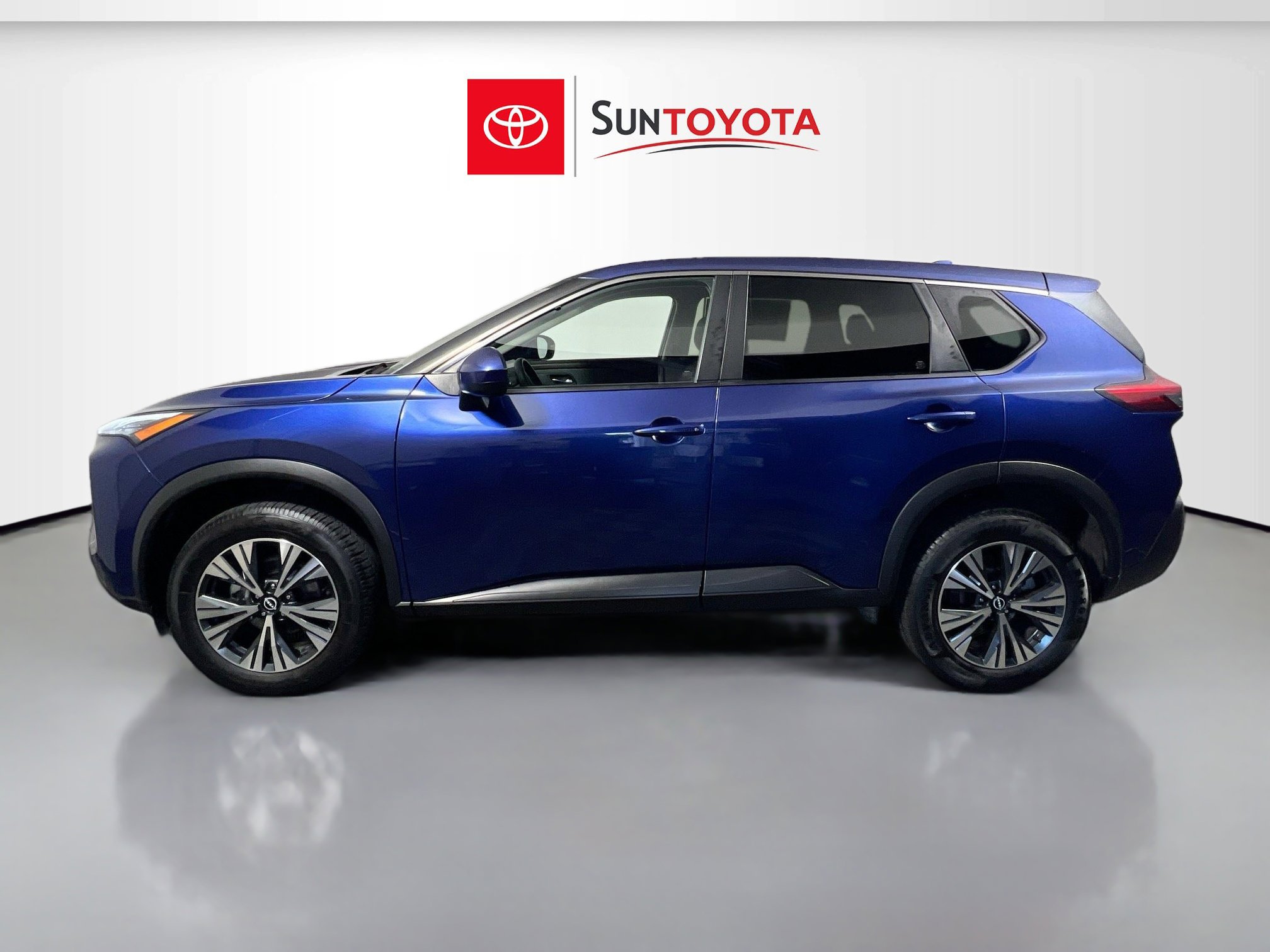 Used 2023 Nissan Rogue SV image 7