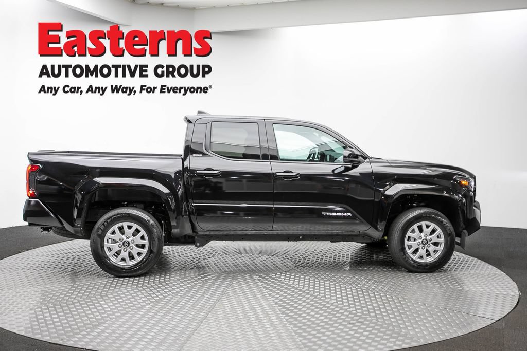 Used 2026 Toyota Tacoma SR5 AWD/4WD image 4
