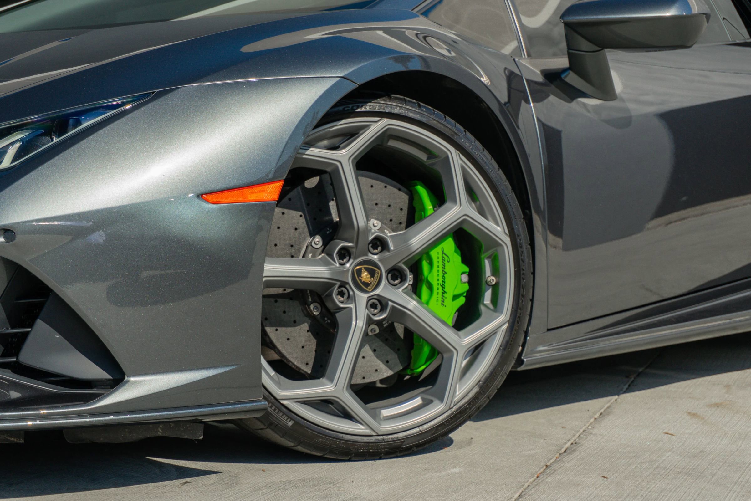 Used 2020 Lamborghini Huracan EVO image 20