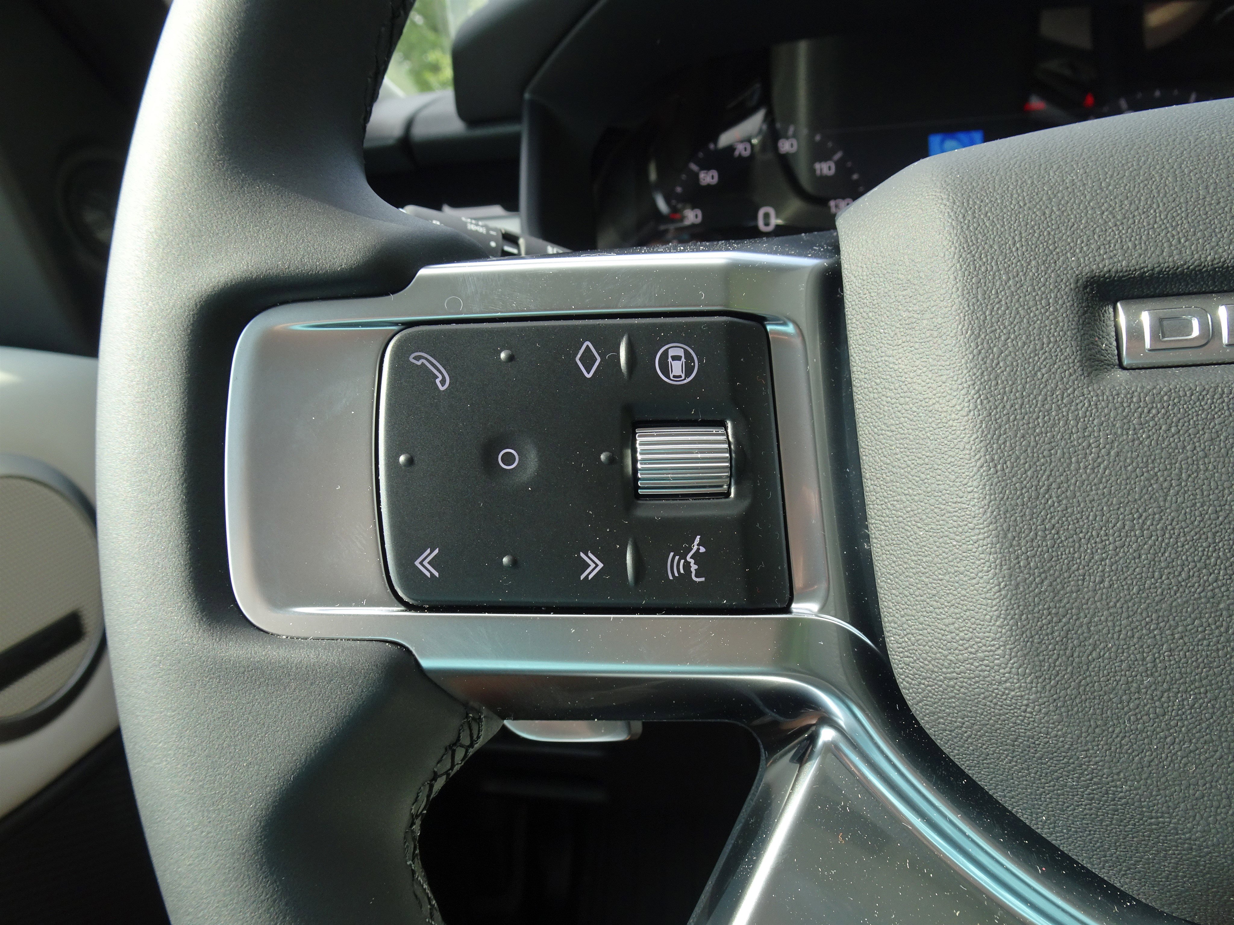 New 2025 Land Rover Discovery S image 27