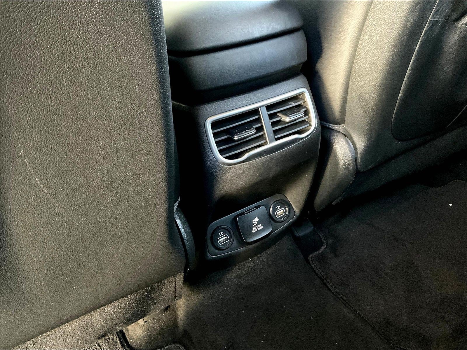 Used 2023 Hyundai Santa Fe Limited AWD/4WD image 10