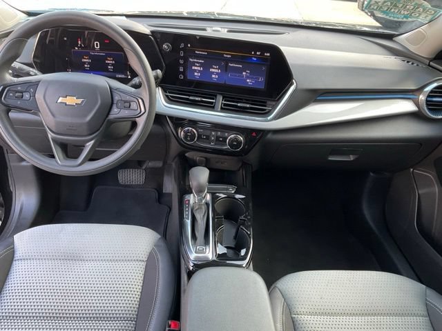 Used 2026 Chevrolet Trax LT FWD image 4