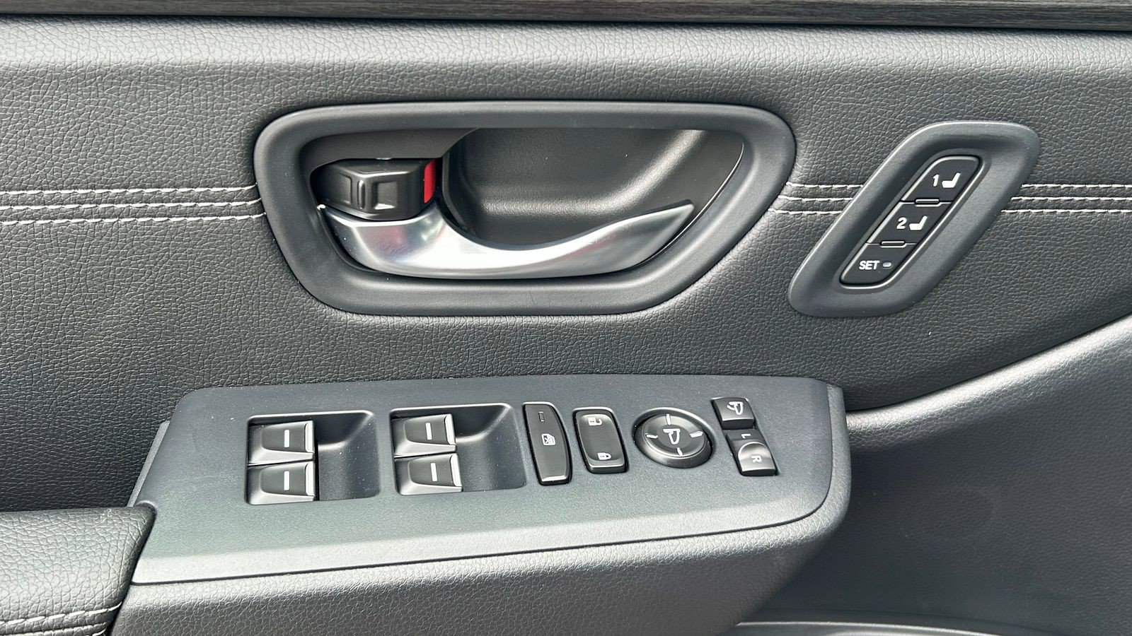 New 2026 Honda Pilot Touring image 9