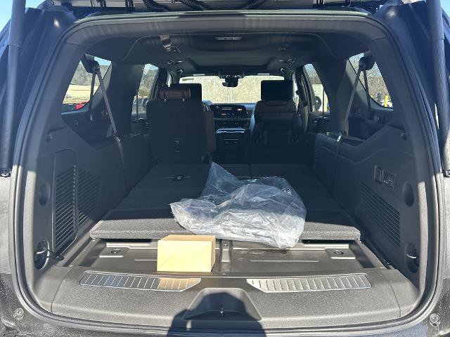 New 2026 Chevrolet Suburban High Country AWD/4WD image 8