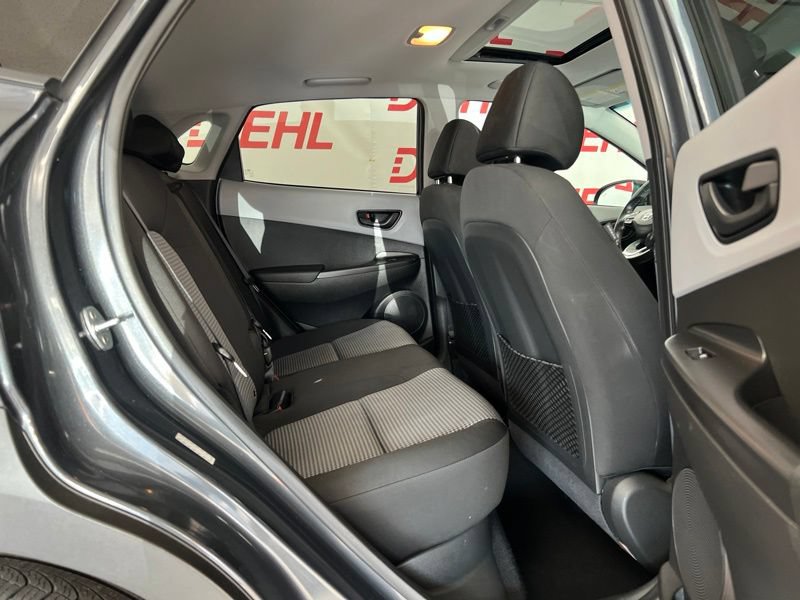 Used 2018 Hyundai Kona SEL w/ SEL Tech Package 02 FWD image 10