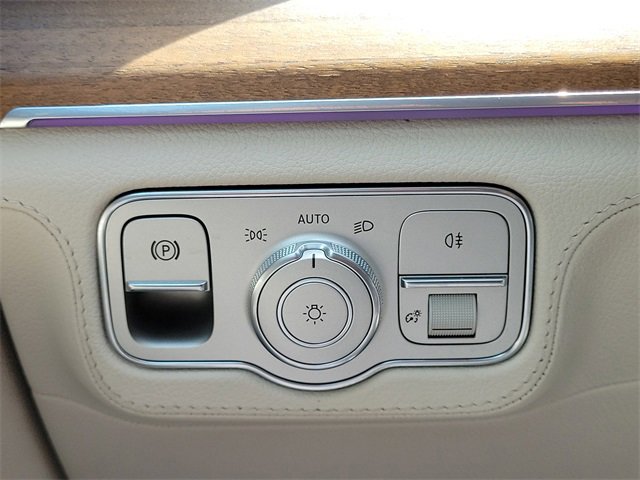 Used 2024 Mercedes-Benz GLS 580 4MATIC image 19