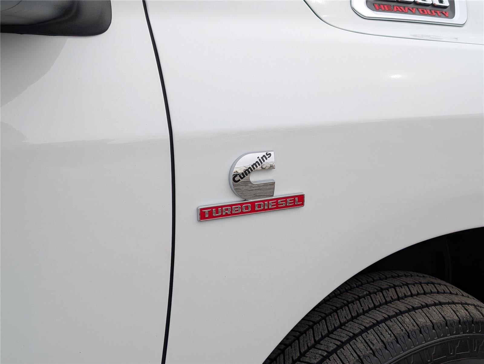 Used 2024 RAM 2500 Laramie w/ Chrome Bumper Package image 9