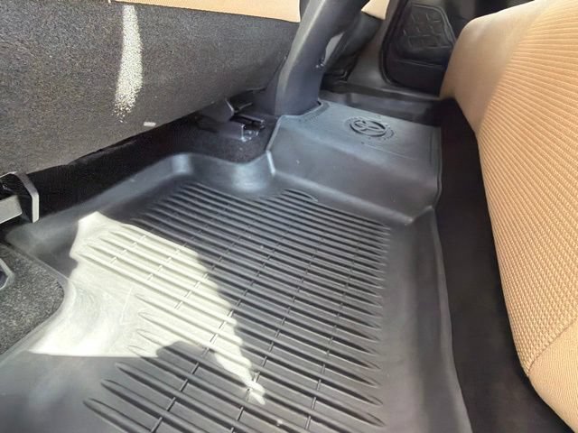Used 2019 Toyota RAV4 LE FWD image 63
