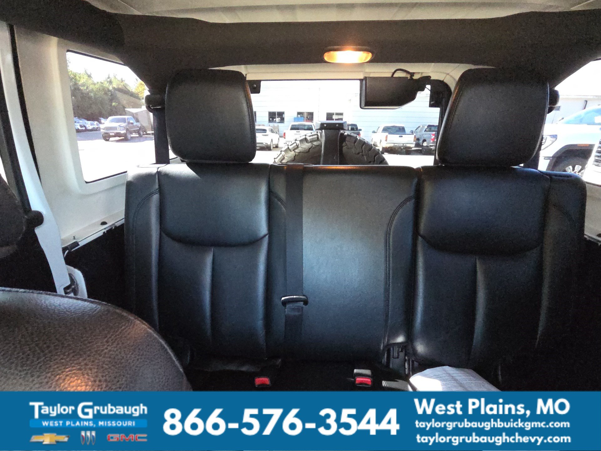 Used 2013 Jeep Wrangler Unlimited Sahara AWD/4WD image 24