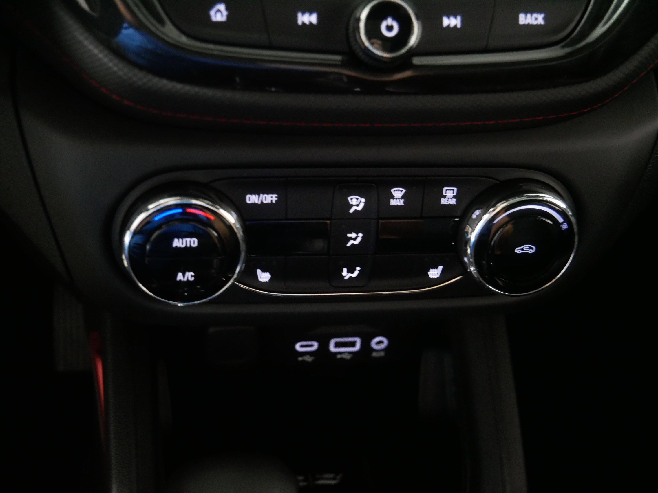 Certified 2023 Chevrolet TrailBlazer RS w/ Sun and Liftgate Package image 23