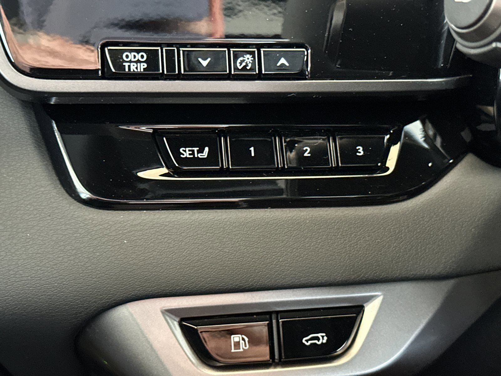 Used 2026 Lexus RX 500h F Sport AWD/4WD image 31