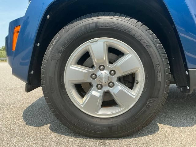Used 2010 Jeep Liberty Sport AWD/4WD image 13