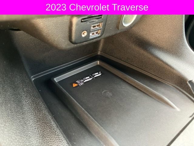 Used 2023 Chevrolet Traverse Premier image 32