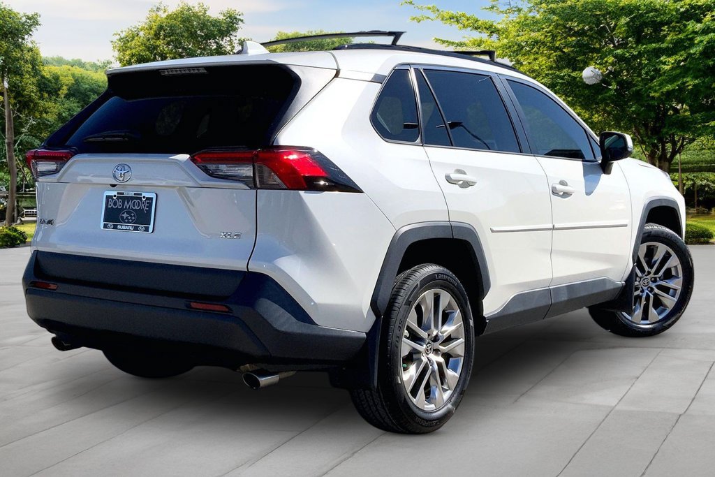 Used 2021 Toyota RAV4 XLE Premium FWD image 6