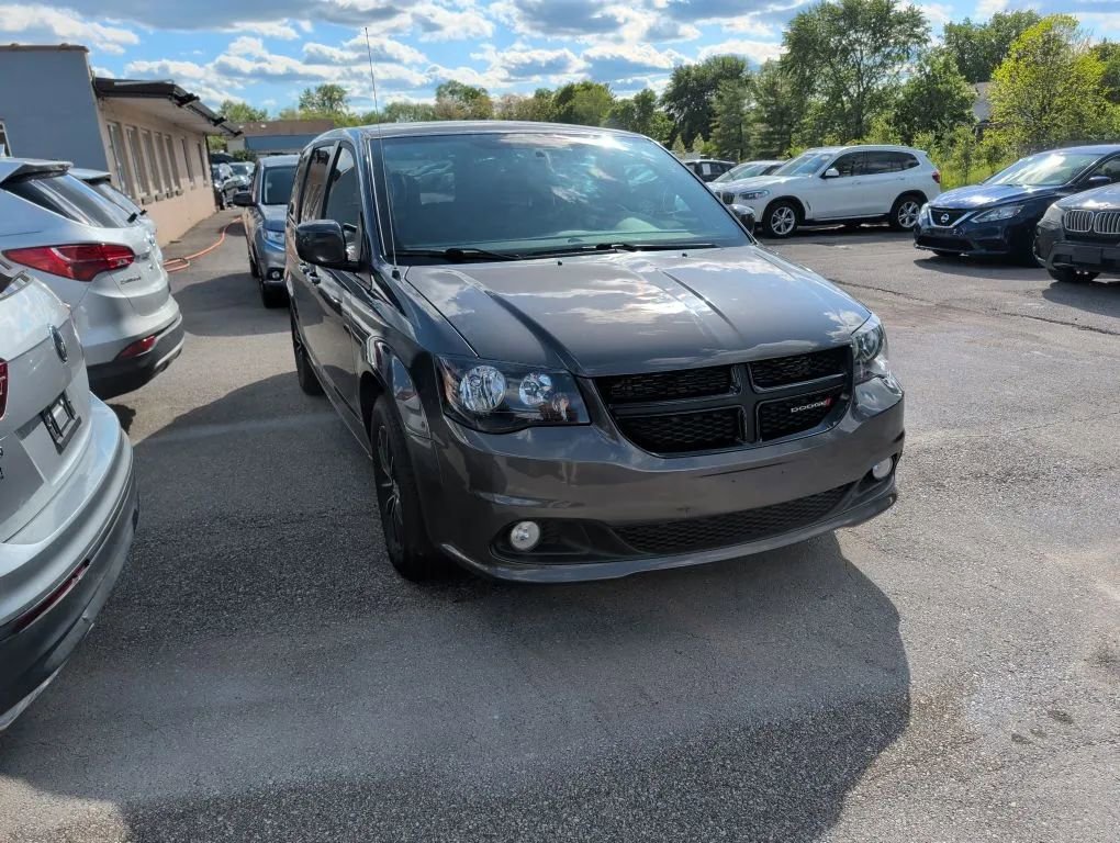 Used 2018 Dodge Grand Caravan SE FWD image 3