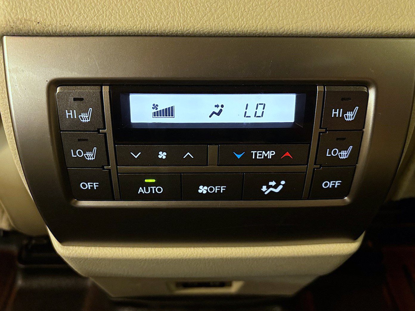 Used 2020 Lexus GX 460 Premium w/ Premium Package AWD/4WD image 32