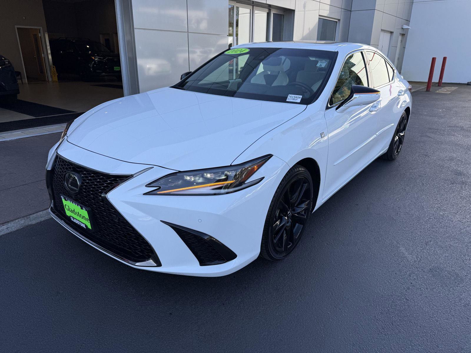 Used 2024 Lexus ES 300h F Sport FWD image 1