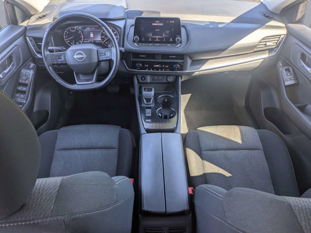 Used 2025 Nissan Rogue SV FWD image 16