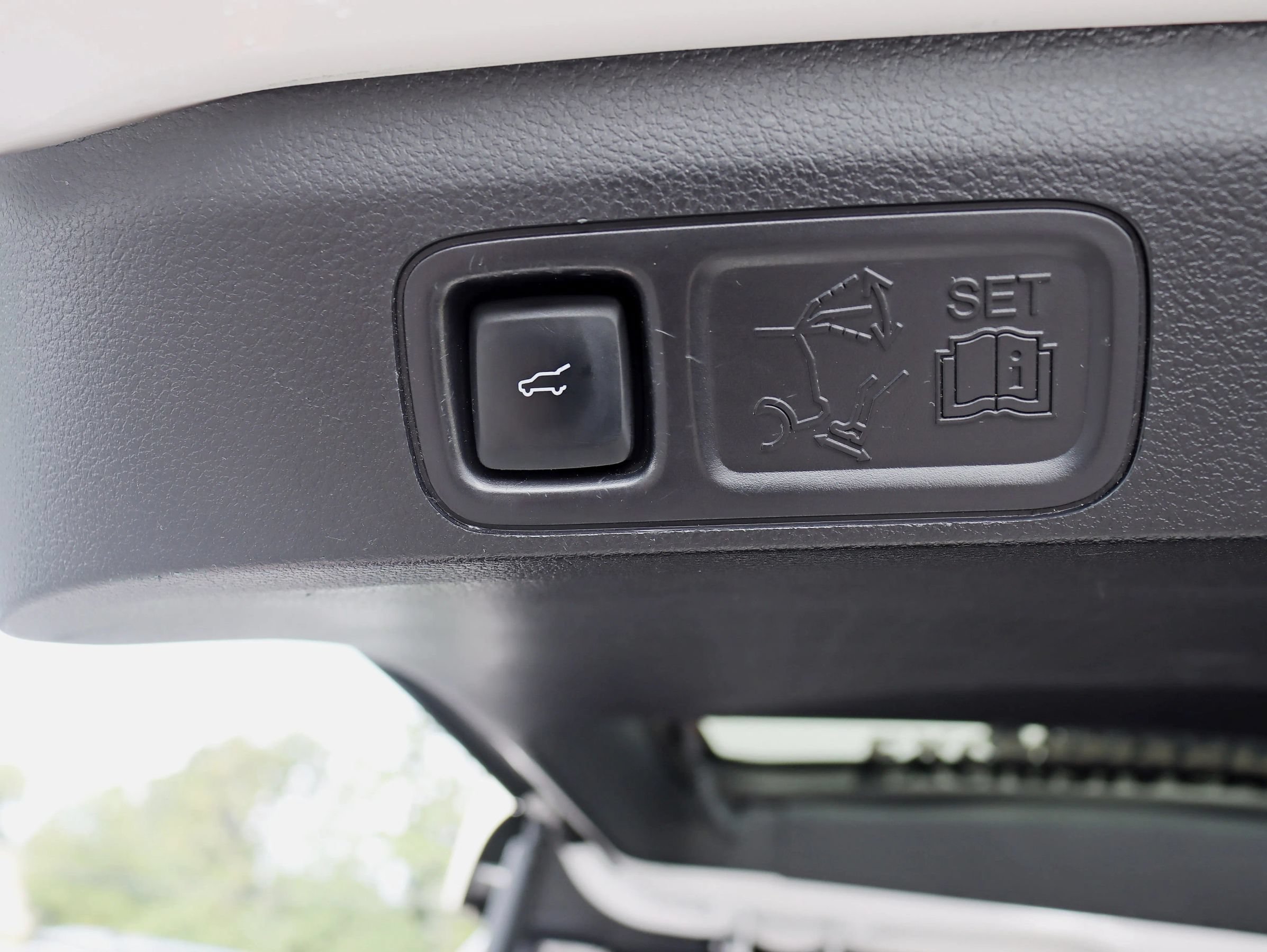 Used 2019 Ford Expedition XLT w/ Equipment Group 202A AWD/4WD image 40