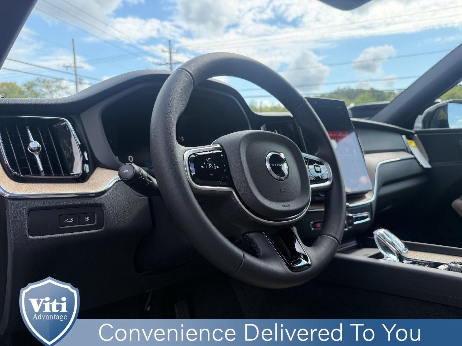 New 2026 Volvo XC60 T8 Plus w/ Protection Package Premier AWD/4WD image 11